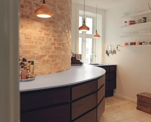 Halvrundt snedkerkøkken