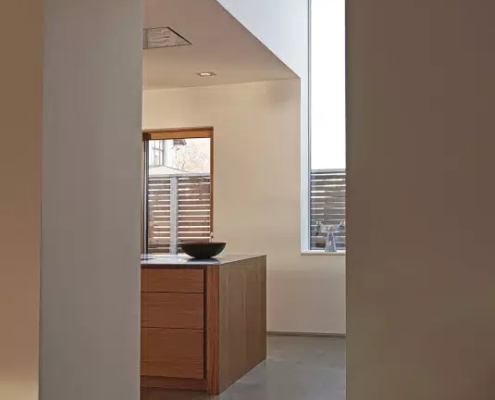 Moderne snedkerkøkken i eg